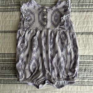 ⭐️5/$25⭐️ 
Purple Aztec Patterned Romper